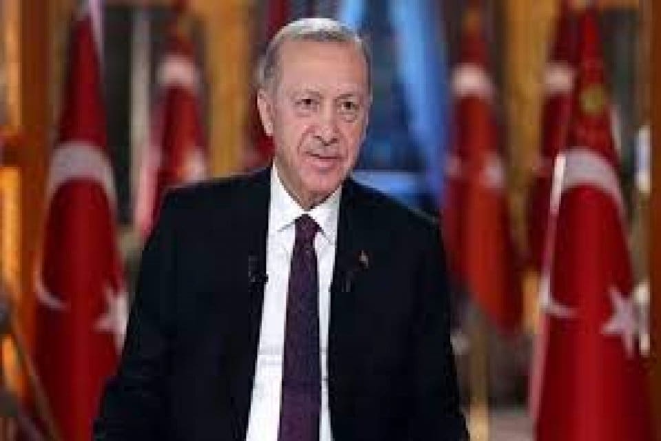 Cumhurbaşkanı Erdoğan, Ukrayna Devlet Başkanı Zelenskiy'nin davetlisi olarak Ukrayna'ya gidecek.