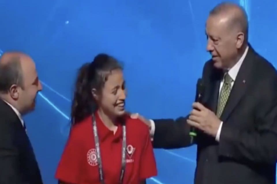 Cumhurbaşkanı Recep Tayyip Erdoğan, T&Uuml;BİTAK Lise &Ouml;ğrencileri Araştırma Projeleri &Ouml;d&uuml;l