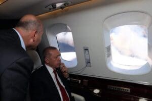 Cumhurbaşkanı Erdoğan, Muğla'nın Marmaris il&ccedil;esinde ormanlık alanda &ccedil;ıkan yangını havadan