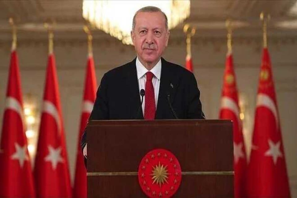 Cumhurbaşkanı Erdoğan, "Yıl sonu itibarıyla &ccedil;ift haneli b&uuml;y&uuml;me rakamlarına ulaşacağımızı