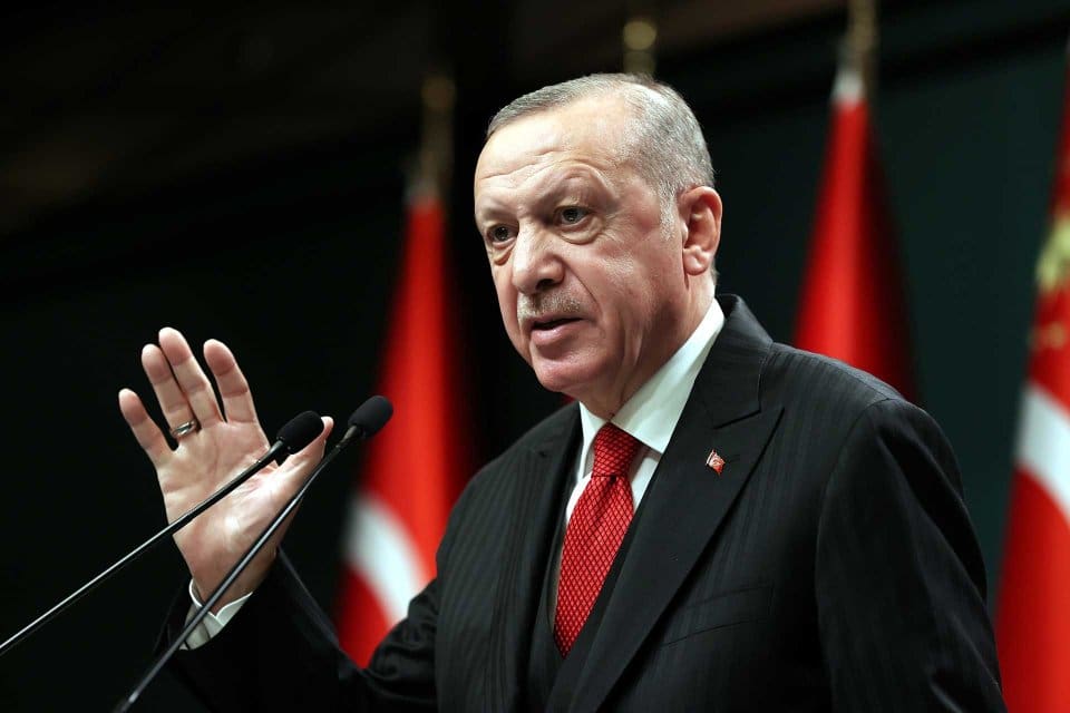 Cumhurbaşkanı Erdoğan, "Yunanistan yola gelmeyecek. Artık bu &uuml;lke ile ikili