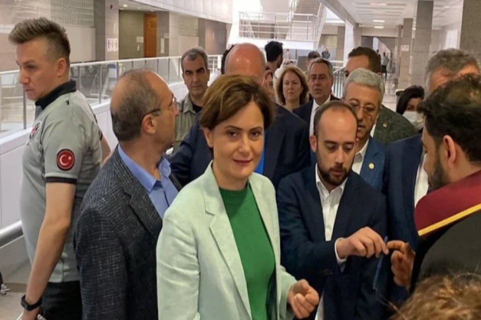 CHP İstanbul İl Başkanı Canan Kaftancıoğlu, SBK broş&uuml;r&uuml; gerek&ccedil;esiyle bug&uuml;n