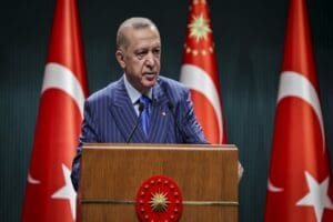 Cumhurbaşkanı Erdoğan, se&ccedil;imlerin zamanında yapılacağını belirterek "İnşallah hayırlı olacak" ifadesini