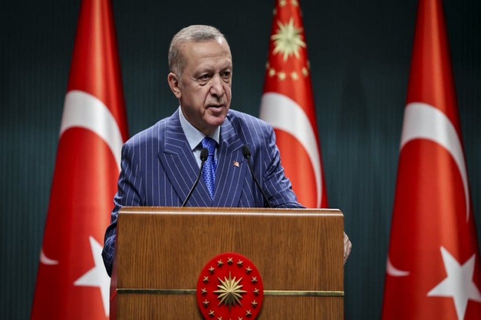 Cumhurbaşkanı Erdoğan, se&ccedil;imlerin zamanında yapılacağını belirterek "İnşallah hayırlı olacak" ifadesini