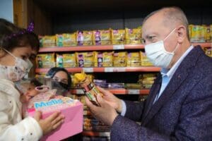 Cumhurbaşkanı Recep Tayyip Erdoğan, eşi Emine Erdoğan ile birlikte Kısıklı'daki