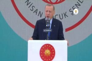 Cumhurbaşkanı Recep Tayyip Erdoğan, Başakşehir Millet Bah&ccedil;esi'nde, 23 Nisan TRT