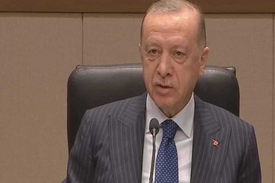 Cumhurbaşkanı Erdoğan, Katar ziyareti &ouml;ncesi &ouml;nemli a&ccedil;ıklamalarda bulundu. Asgari &uuml;cretle