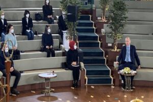 Cumhurbaşkanı Erdoğan, gen&ccedil;lerle bir araya geldi. Cumhurbaşkanı Erdoğan, gen&ccedil;lerin Kanal