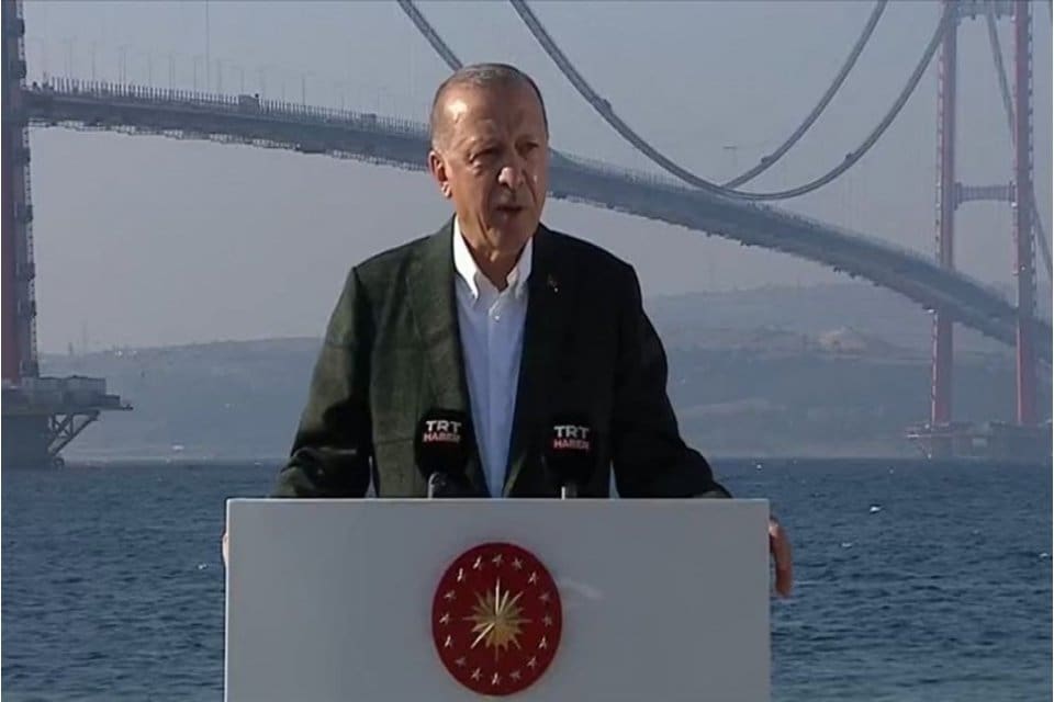 Cumhurbaşkanı Erdoğan, 1915 &Ccedil;anakkale K&ouml;pr&uuml;s&uuml; Son Tabliye Montaj T&ouml;reni'nde konuştu.