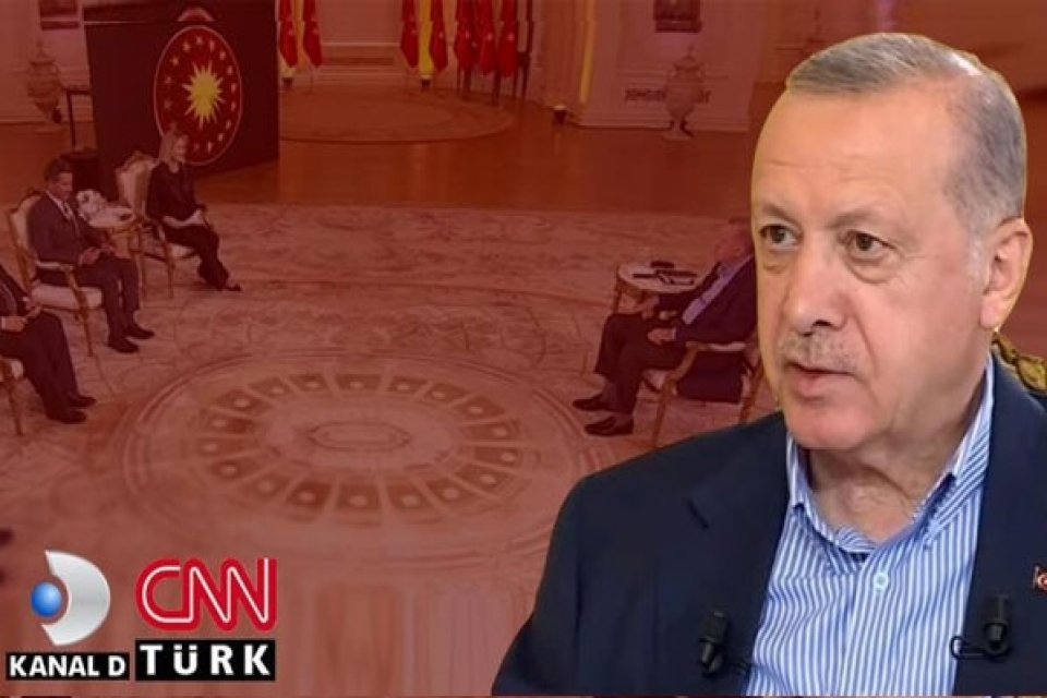 Cumhurbaşkanı Recep Tayyip Erdoğan, dış siyasetteki mücadele alanlarından iç politikadaki