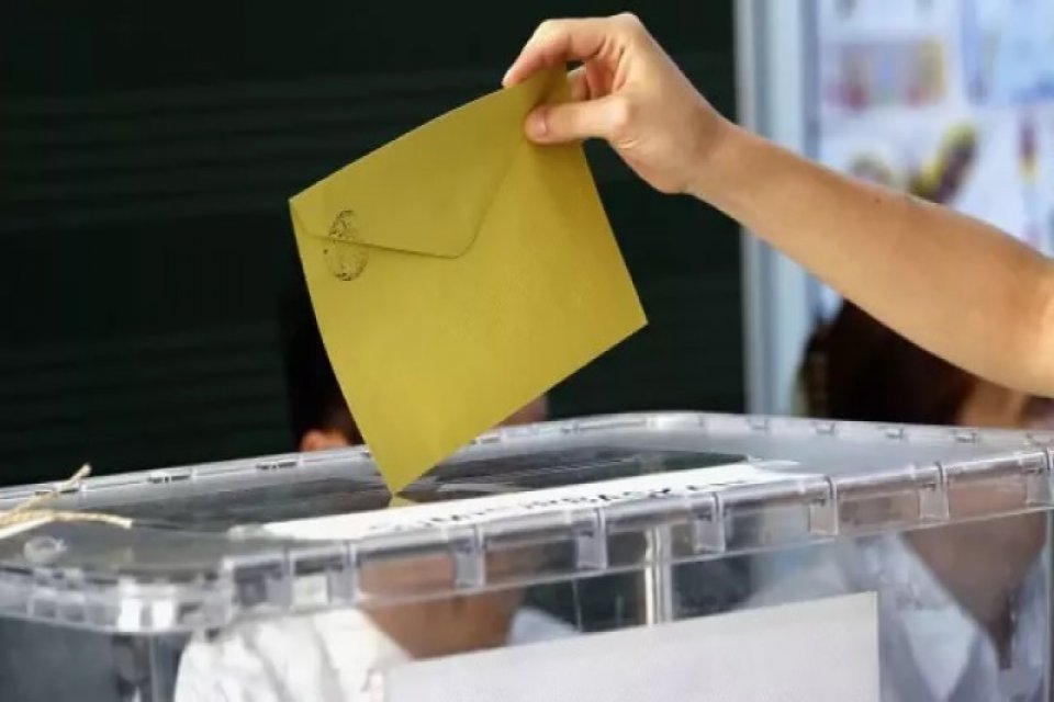YSK'nın açıklayacağı resmi sonuçlarda herhangi bir adayın salt çoğunluğu sağlamaması