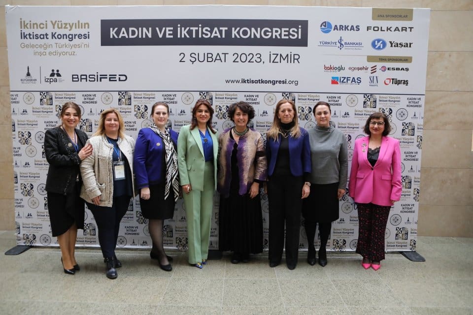 Cumhuriyetimizin 100 yılında &uuml;lkemizin her b&ouml;lgesinden 100&rsquo;&uuml;n &uuml;st&uuml;nde kadın derneği