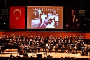 Cumhuriyetin kadınları İzmir'de s&ouml;yledi, d&uuml;nya dinledi İzmir B&uuml;y&uuml;kşehir Belediyesi'nin 8