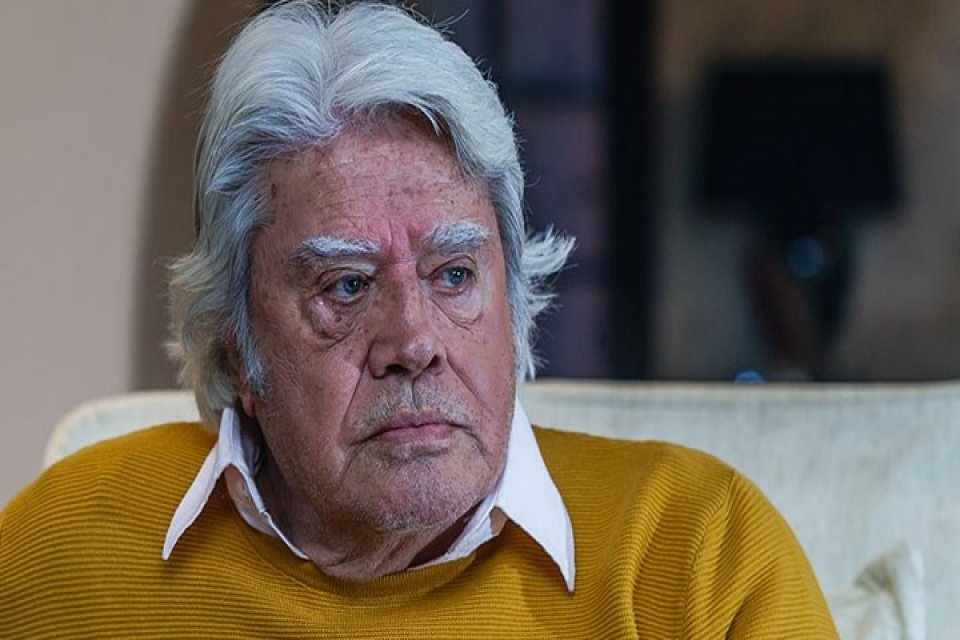 T&uuml;rk sinemasının usta ismi C&uuml;neyt Arkın hayatını kaybetti. Usta oyuncu