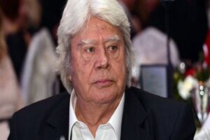 Prof. Dr. Ferah Ece, kalp durmasıyla hastaneye getirilen usta sanat&ccedil;ı