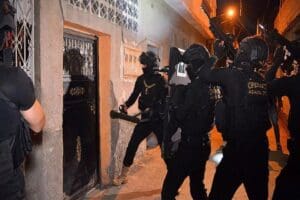 Adana'da ter&ouml;r &ouml;rg&uuml;t&uuml; DAEŞ'e y&ouml;nelik soruşturma kapsamında, 7 ş&uuml;pheliye y&ouml;nelik