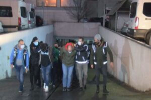 İstanbul merkezli 4 ilde gerçekleştirilen uyuşturucu operasyonu sonucu yakalanarak emniyetteki