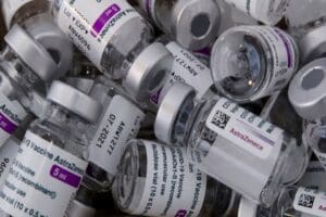 &Ccedil;ekya,&nbsp;Danimarka'nın aşı programından &ccedil;ıkardığı AstraZeneca aşısına talip oldu.&nbsp;Başbakan Yardımcısı Hamacek,
