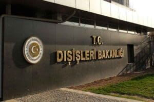 Dışişleri Bakanlığı, Danimarka'da Kur&rsquo;an-ı Kerim ve T&uuml;rk bayrağına bir kez