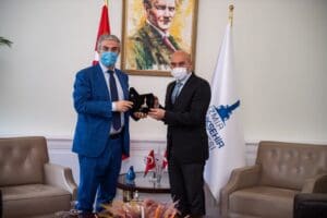 Danimarka&rsquo;nın Ankara B&uuml;y&uuml;kel&ccedil;isi Danny Annan, İzmir B&uuml;y&uuml;kşehir Belediye Başkanı Tun&ccedil;