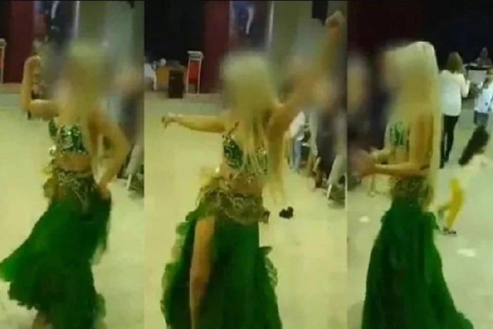 Bursa'da bir okulda d&uuml;zenlenen etkinlikte dans&ouml;z oynatılması sonrası başka bir