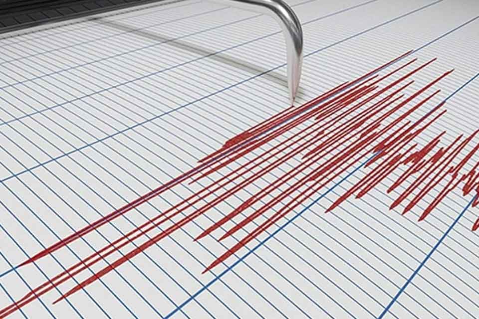 Muğla'nın Dat&ccedil;a il&ccedil;esi a&ccedil;ıklarında, Richter &ouml;l&ccedil;eğine g&ouml;re, 3.9 b&uuml;y&uuml;kl&uuml;ğ&uuml;nde deprem
