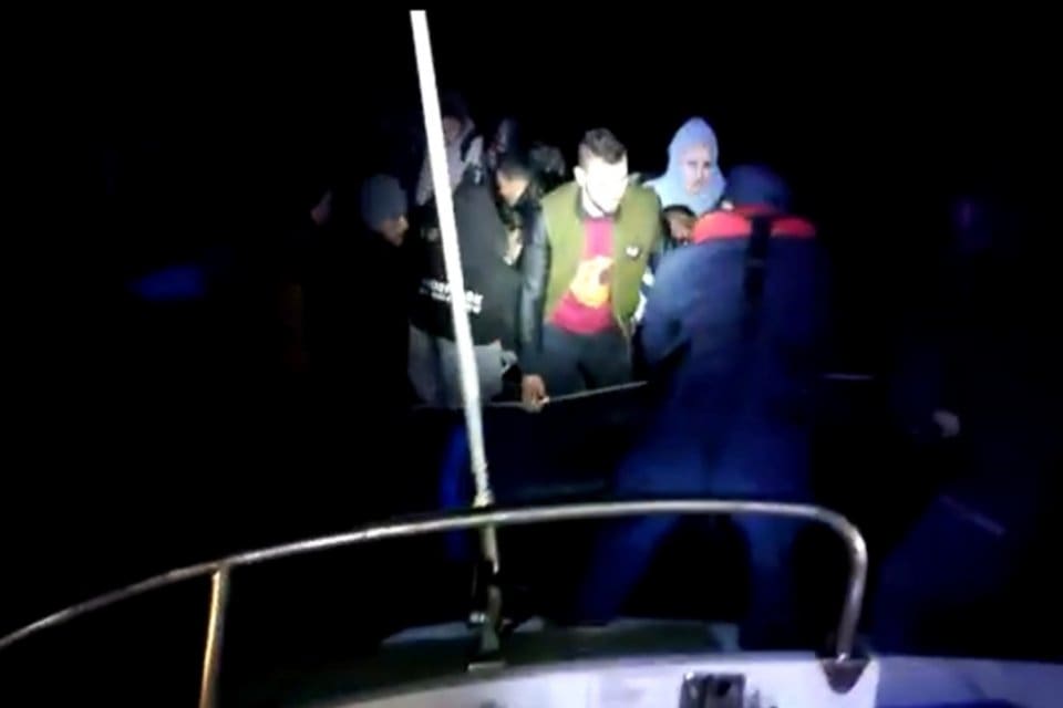 Muğla&rsquo;nın Dat&ccedil;a il&ccedil;esi a&ccedil;ıklarında, Yunanistan unsurlarınca geri itilen 19 ka&ccedil;ak