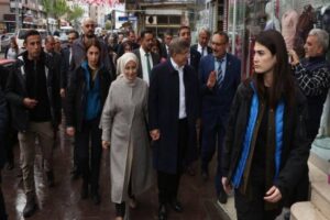 Davutoğlu, seçim çalışmaları kapsamında geldiği Konya'da bir otelde düzenlenen basın