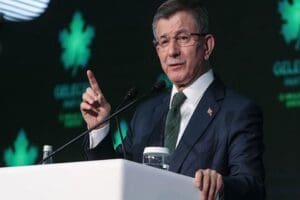 Gelecek Partisi Genel Başkanı Ahmet Davutoğlu, Altılı Masa'nın cumhurbaşkanı adayına