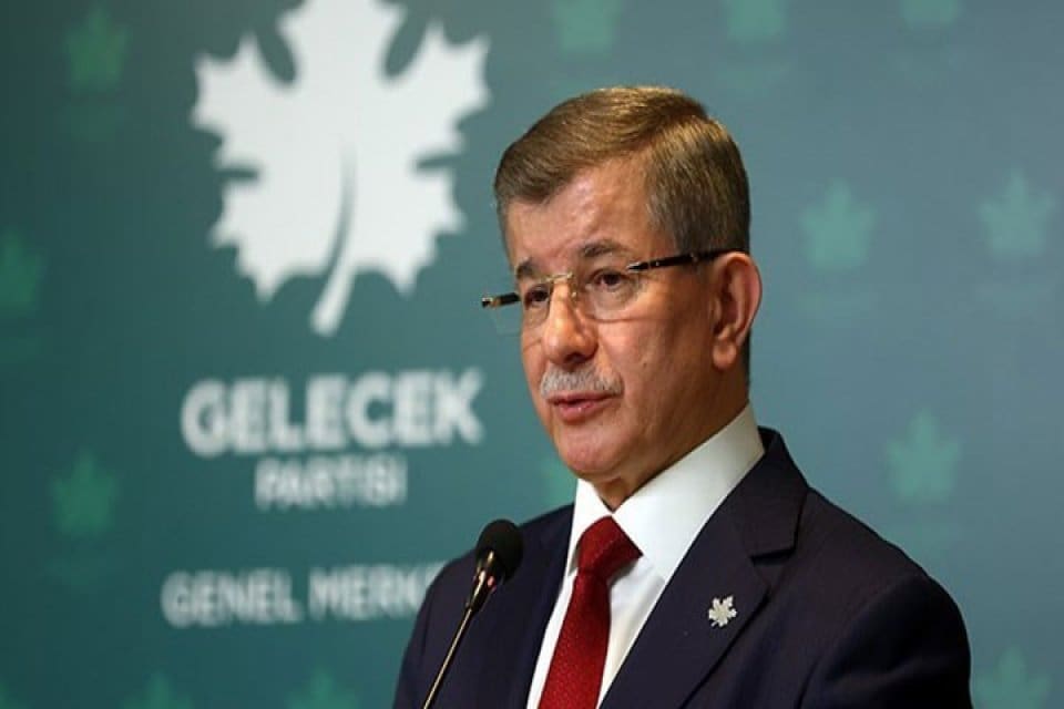 Ahmet Davutoğlu, DSP lideri Aksakal'ın "14 Mayıs'ta vatanımızı k&uuml;ffara teslim