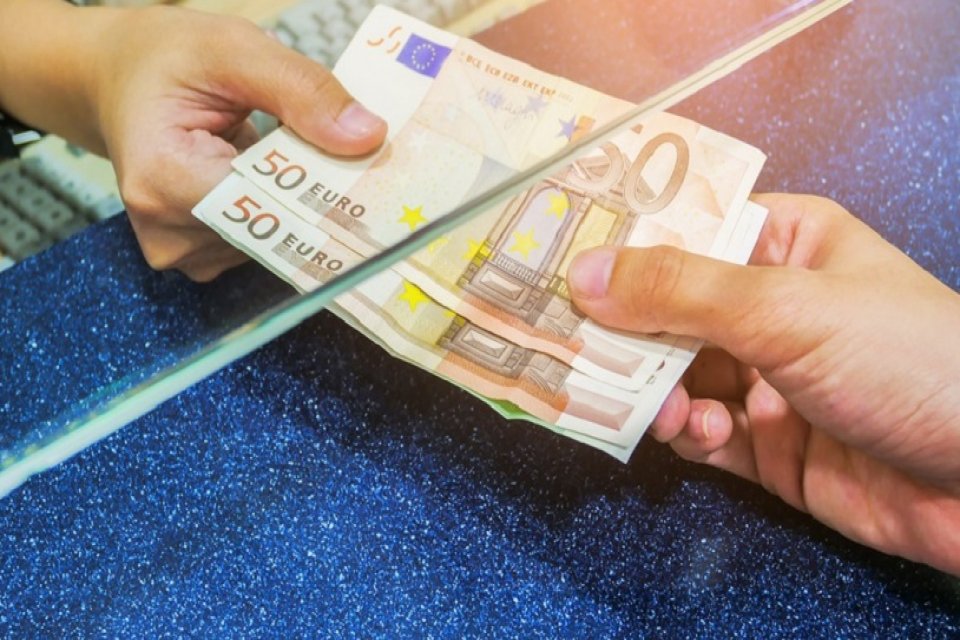 Korona önlemleri kapsamında banka çalışma saatleri güncellendi. Bankalardan çalışma saatlerine