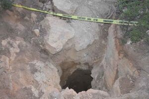 İZMİR'in Kemelpaşa il&ccedil;esinde, define aramak i&ccedil;in ka&ccedil;ak kazı yaptığı iddia