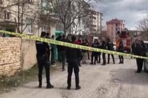 Elazığ'da bir evde 6 kişi &ouml;l&uuml; bulundu. Evde bulunan 5