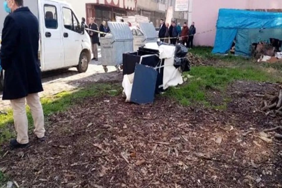 Samsun'un 19 Mayıs il&ccedil;esinde boş arazideki ahşap dolapta erkek cesedi