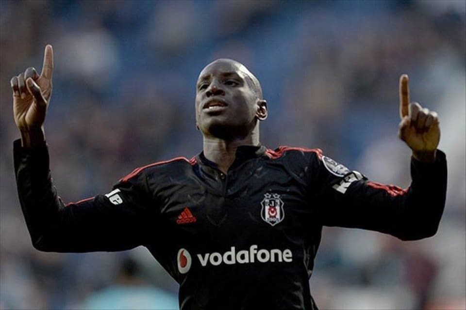 Aktif futbol kariyerini ge&ccedil;en yıl noktalayan Senegalli, Beşiktaş'a d&ouml;n&uuml;yor. Forma