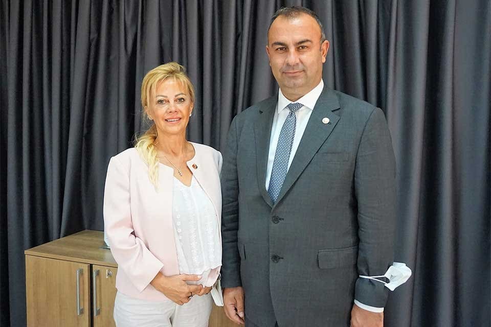 CHP İzmir Milletvekili Ednan Arslan, İzmir Gazeteciler Cemiyeti Başkanı Dilek