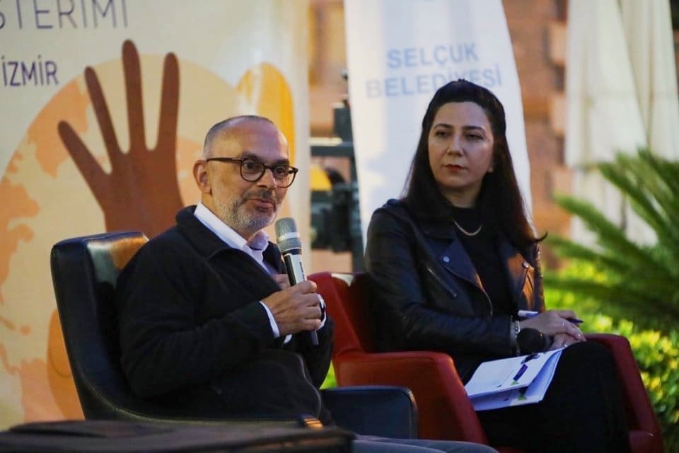 Efes Sel&ccedil;uk Belediyesi&rsquo;nin ev sahipliğinde Sıfır Ayrımcılık Derneği tarafından d&uuml;zenlenen