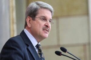İYİ Parti İzmir Milletvekili ve Genel Başkan Başdanışmanı Aytun &Ccedil;ıray,