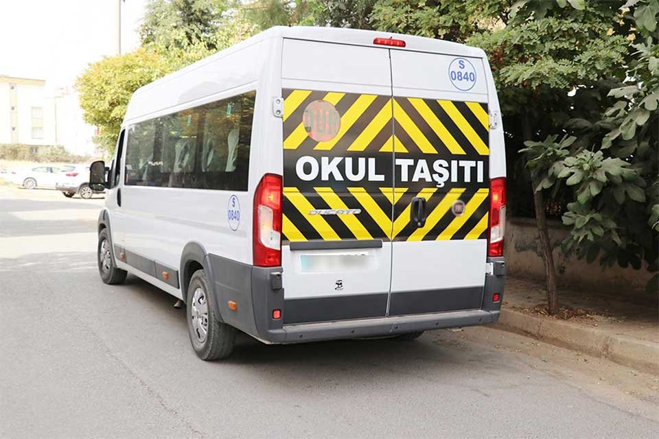 İzmir UKOME tarafından okul servislerine zam yapılması kararı alındı. Zam