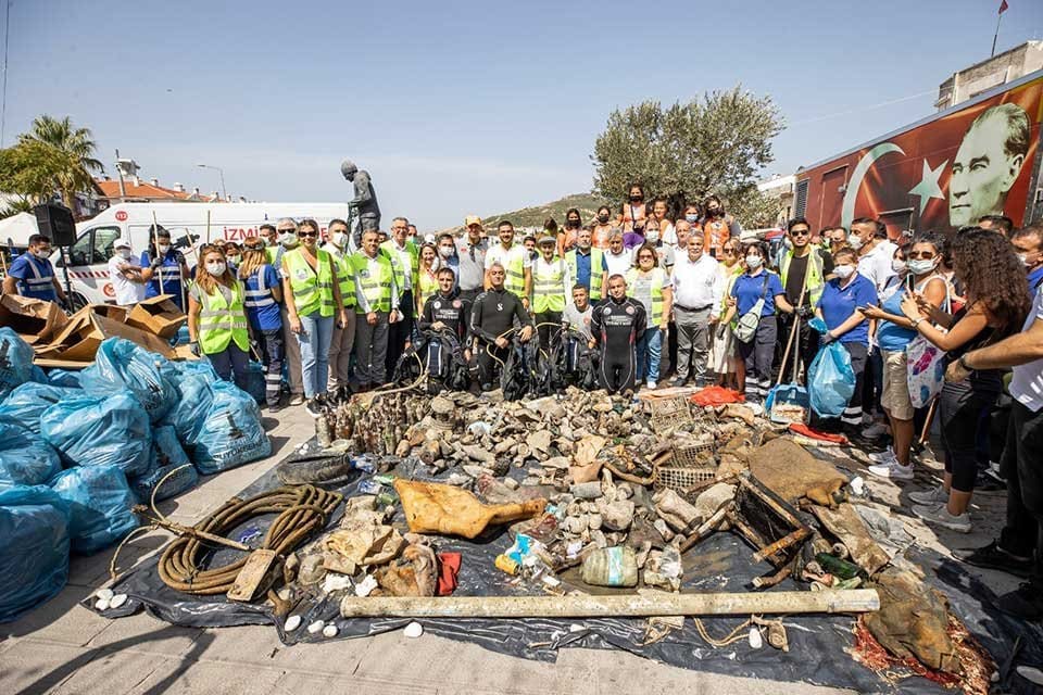 İzmir B&uuml;y&uuml;kşehir Belediye Başkanı Tun&ccedil; Soyer, 18 Eyl&uuml;l D&uuml;nya Temizlik