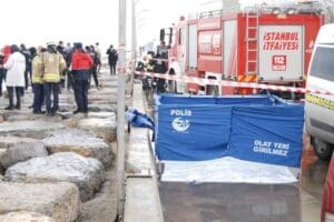 İstanbul Maltepe Sahili'nde, kıyıdan yaklaşık 200 metre a&ccedil;ıklıkta 85 yaşındaki
