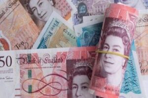 Sterlin, İngiltere h&uuml;k&uuml;metinin vergi indirim planından vazge&ccedil;eceğine dair işaretlerle birlikte