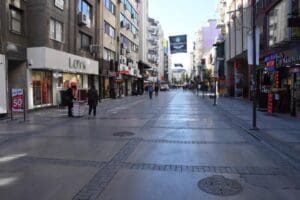 1 Haziran itibariyle başlayan kademeli normalleşme s&uuml;reci devam ederken, g&ouml;zler