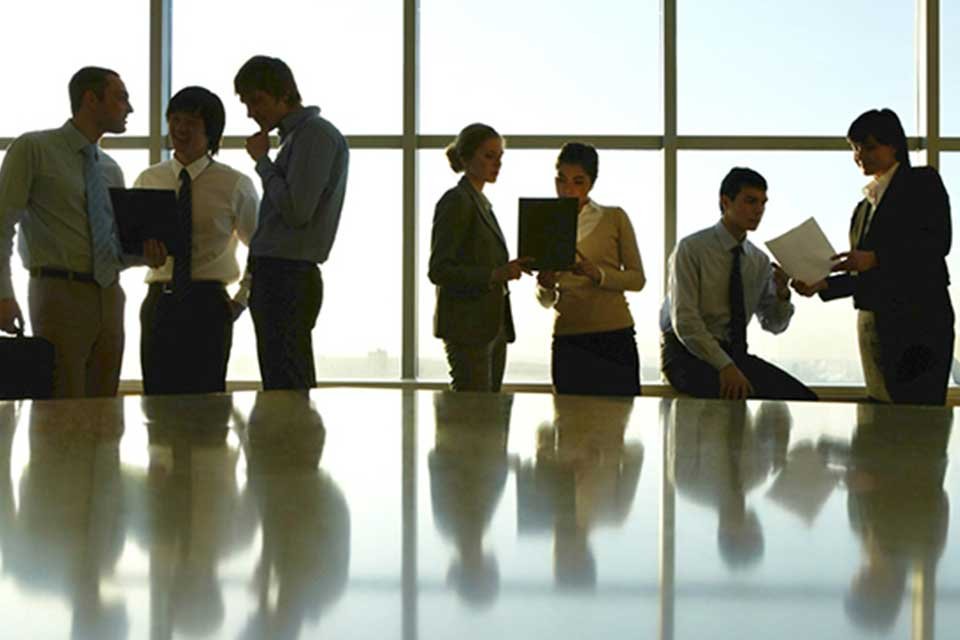 İzmir iş d&uuml;nyası, asgari &uuml;crete yapılan y&uuml;zde 50 zammı değerlendirdi.