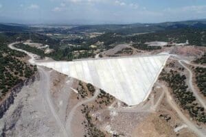 DSİ İzmir iline yaptığı yatırımlarla ilimizin m&uuml;mbit topraklarını su ile
