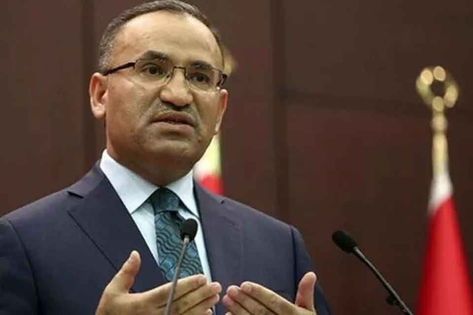 Adalet Bakanı Bekir Bozdağ, İstiklal Caddesi'nde ger&ccedil;ekleşen bombalı saldırıyla ilgili