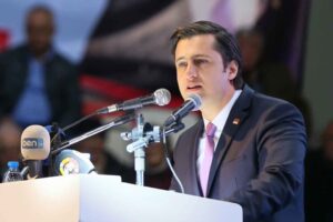Partisinin olası erken-baskın seçim ihtimaline karşı başlattığı yoğun çalışma programını