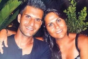 Vedat Schlienbecker ve ablası, 33 yıl &ouml;nce anneleri tarafından İzmir&rsquo;deki