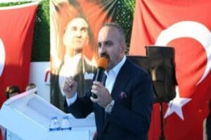 AK Parti Grup Başkanvekili B&uuml;lent Turan, asgari &uuml;crete ilişkin, "Esas