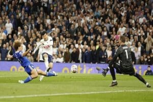 Sahasında Leicester City'yi konuk eden Tottenham, 8 goll&uuml; ma&ccedil;ta rakibini